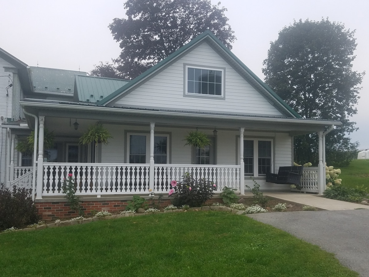 Schantz HausFarm Stay Apt Apartments for Rent in Davidsville