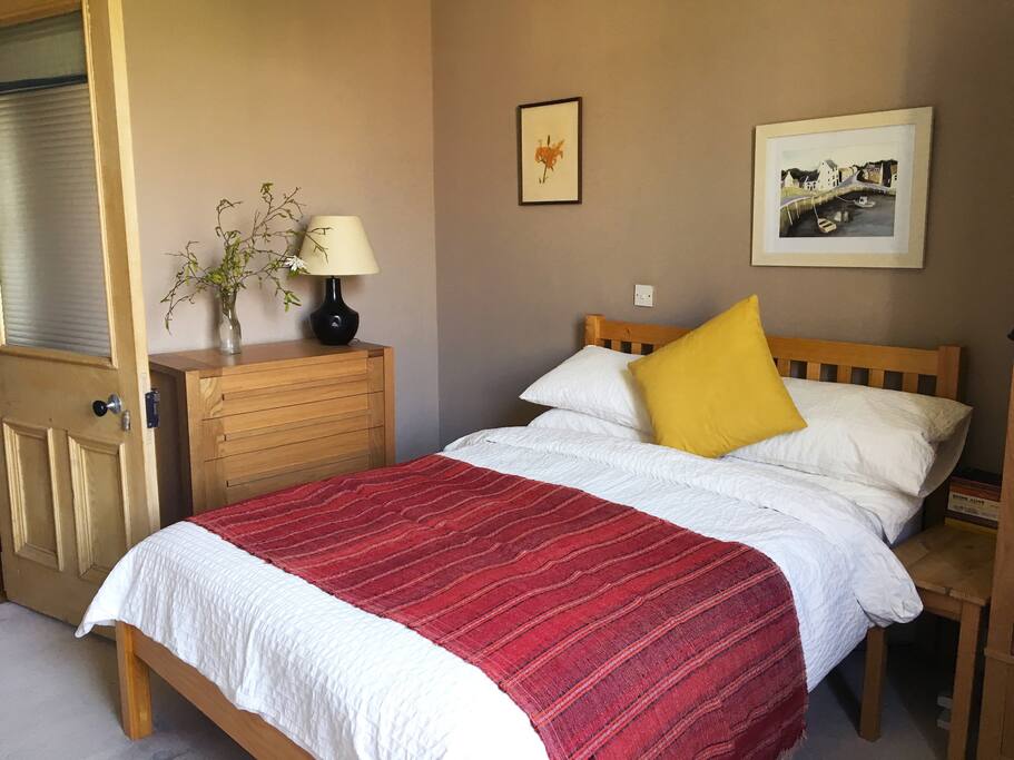 Simply & tastefully decorated