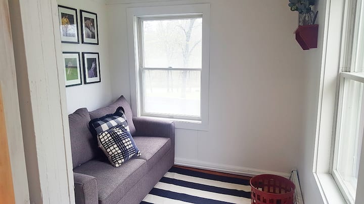 Bedroom 3
Pull out Full size sofa sleeper