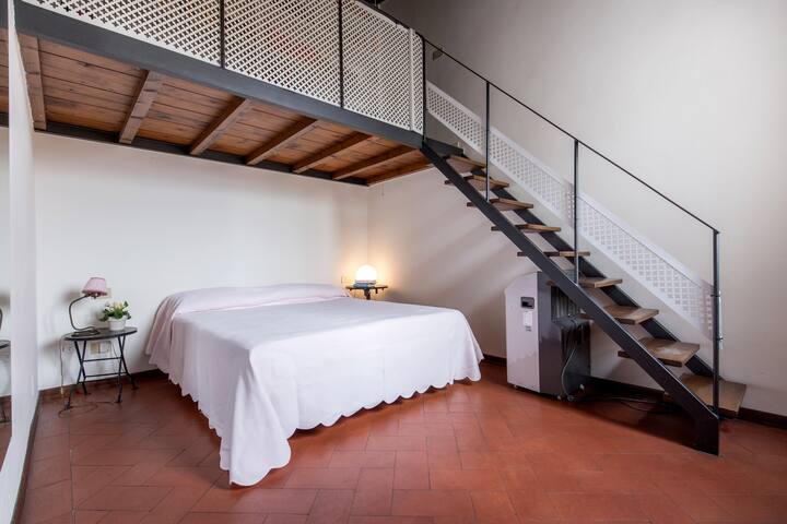 beautiful apartment with terrace in gallery image 3