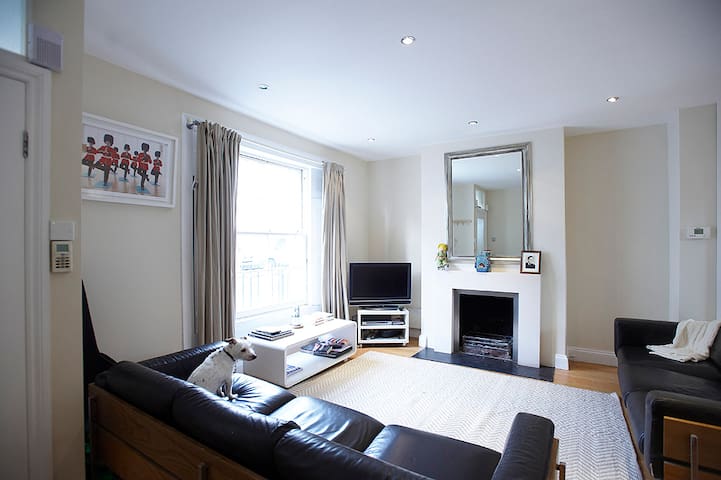 3 Bedroom House by Camden Stables