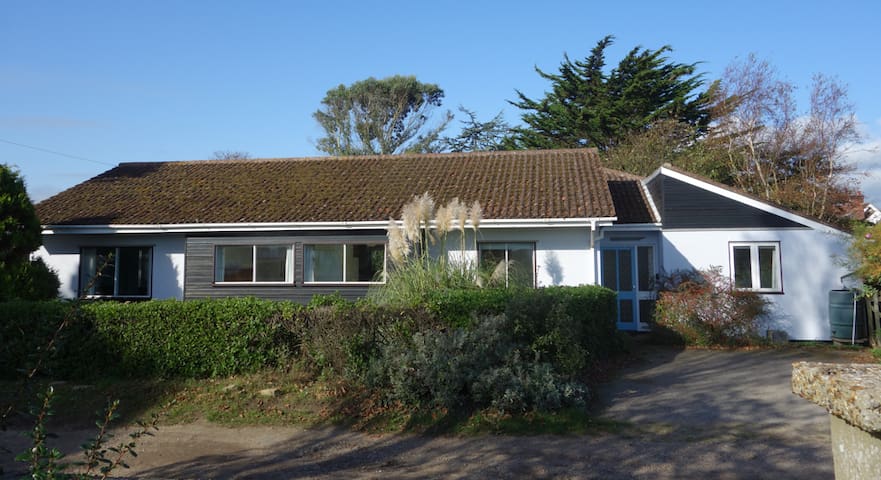 Sunny seaside house & garden in delightful village