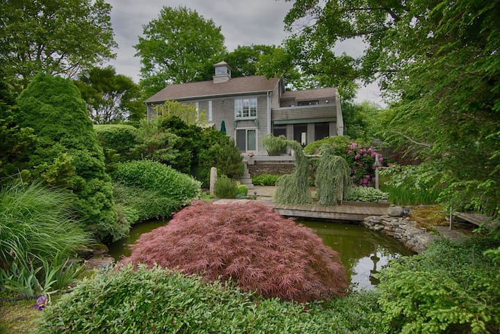 Majestic Artist home by the sea
