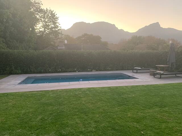 Luxury Home with Beautiful Spaces & Mountain Views gallery image 2