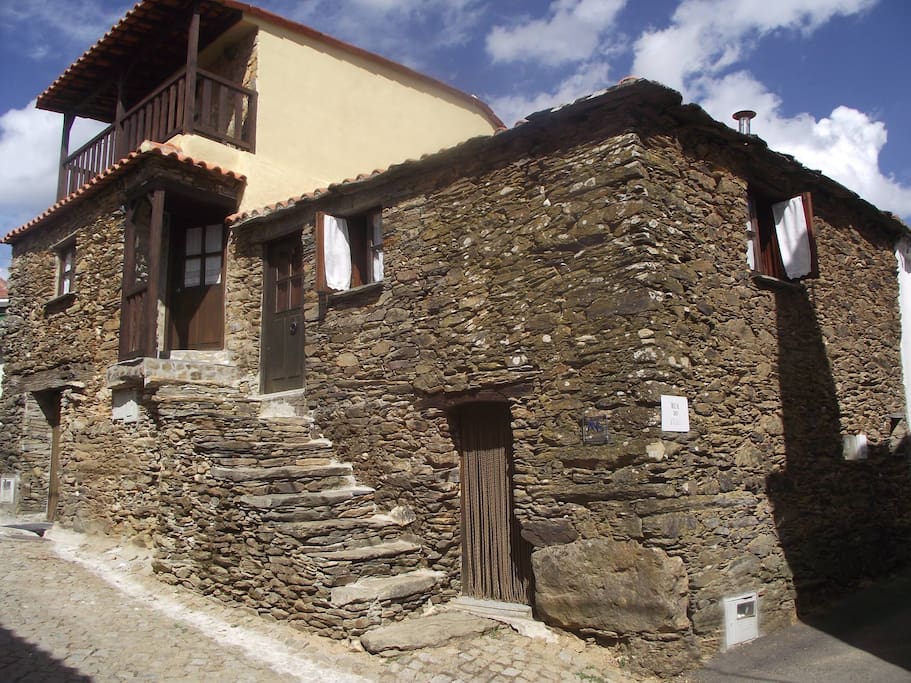 Exterior da Casa do Tear e Casa do Regadio
