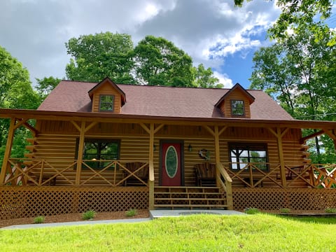 Top Airbnb: PRIVATE, “LIVING BY FAITH” LODGE in Clarksville