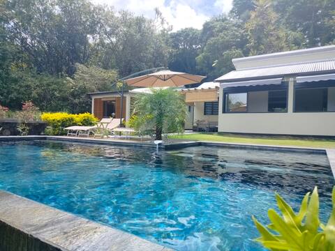 ENTIRE ACCOMMODATION "L 'ENCLOS PANDORA" A SAINTE ROSE