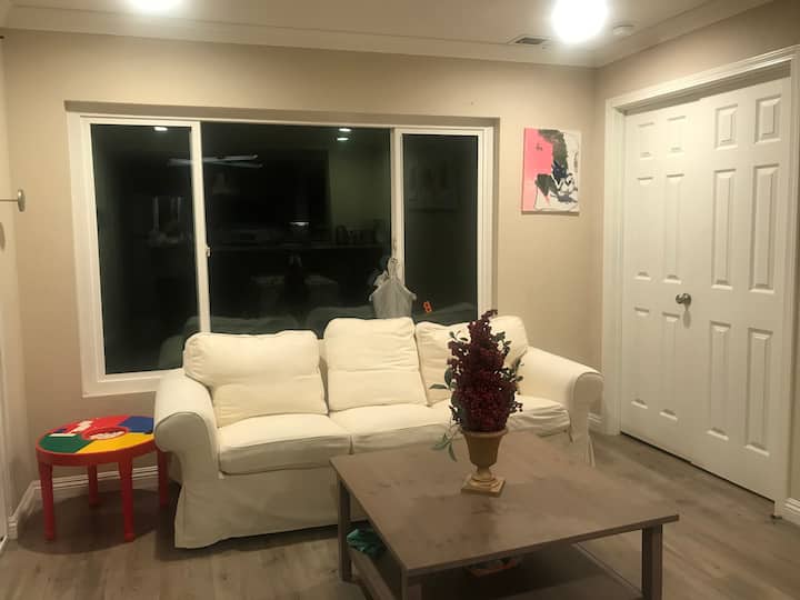 艾菲尔 - Chino Hills, CA