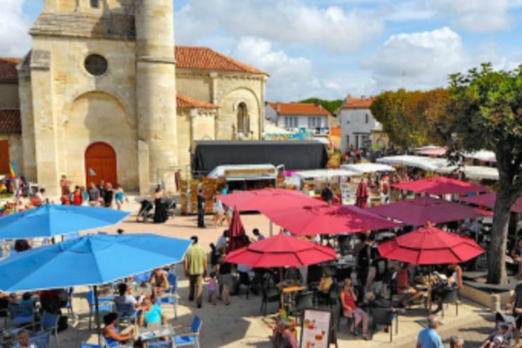 Marché Saint-Georges-de-Didonne rue piétonne vacances proche royan mer