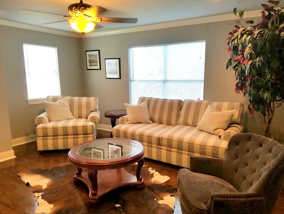 Another view of the cozy, comfortable living room.