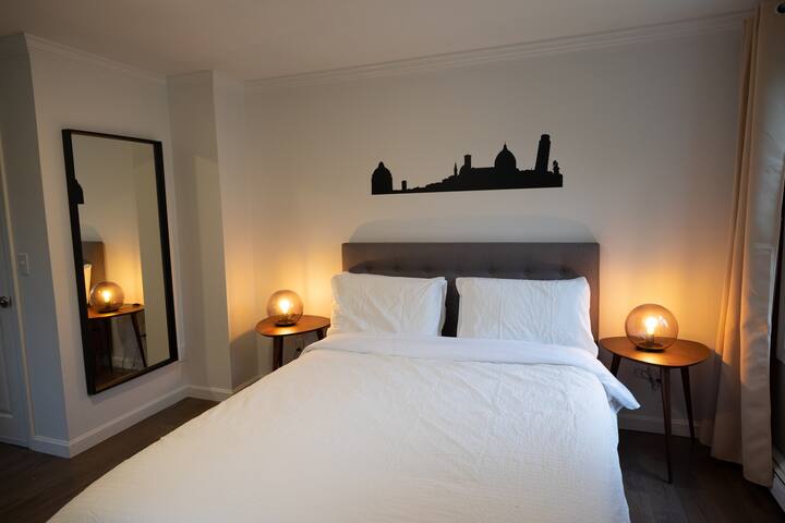 ★ Spacious and Bright ★ WALK to Atwells & downtown