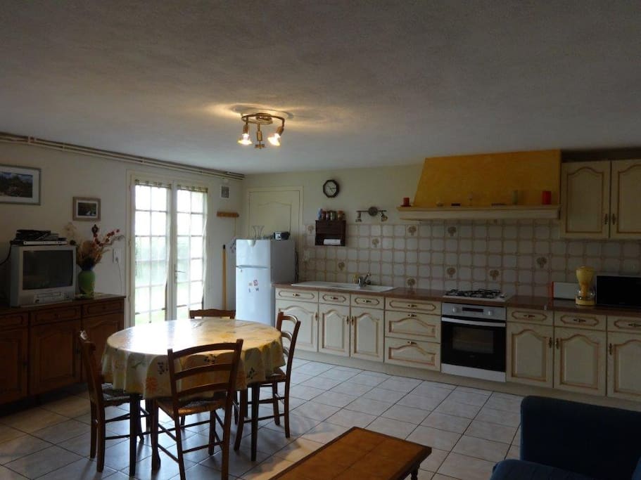 Séjour et coin cuisine