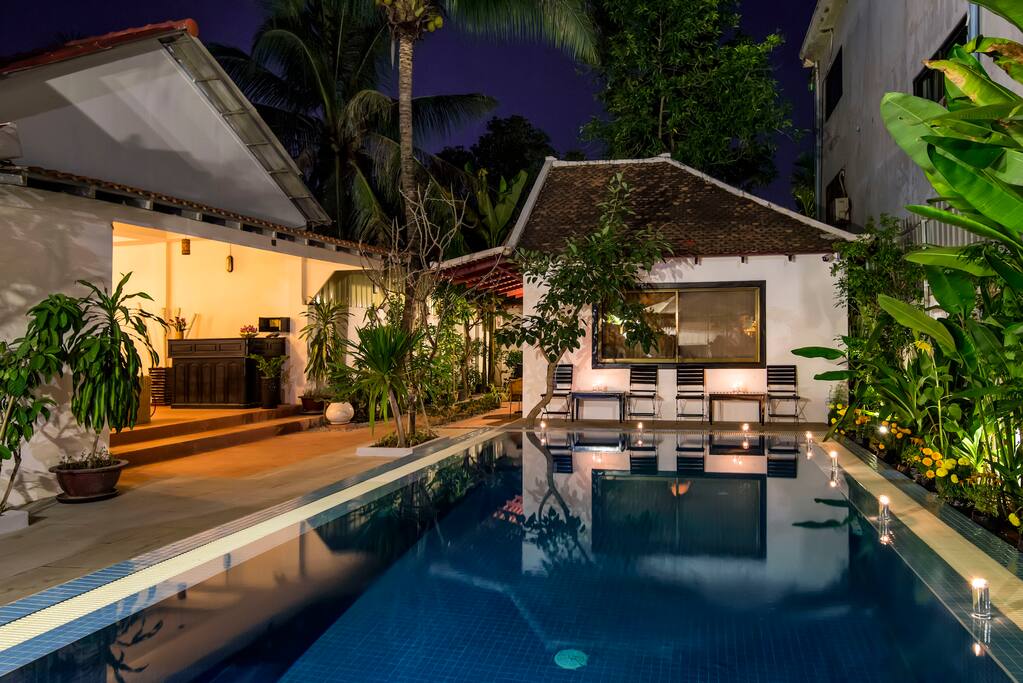 Swimming pool