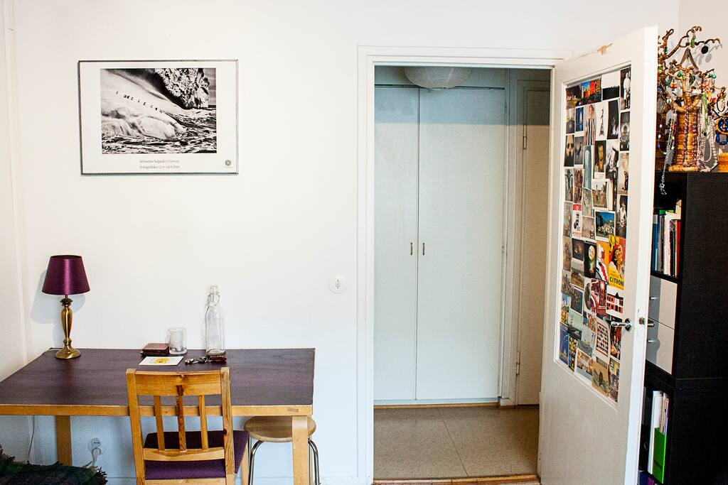 Dining table/desk.