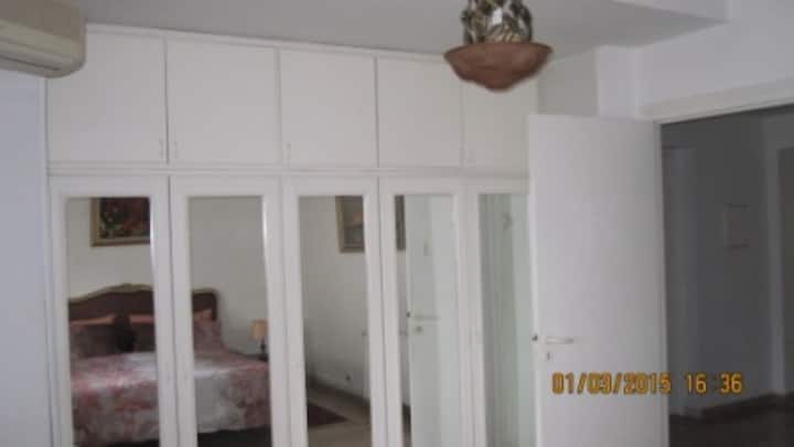 Dhoma e zhveshjes së dhomës së gjumit