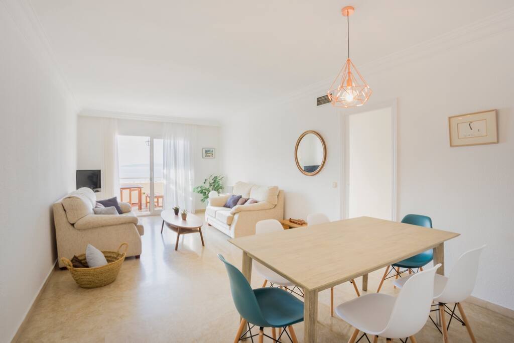 Bright, spacious living and dining area