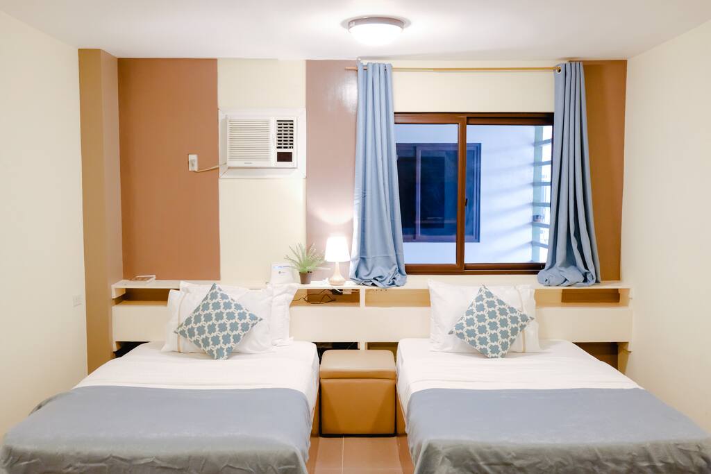 Spacious studio unit with two beds