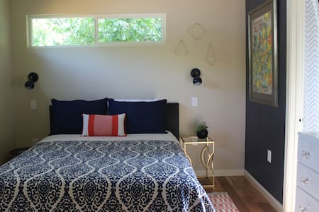 Cloud Cottage: Private Guesthouse