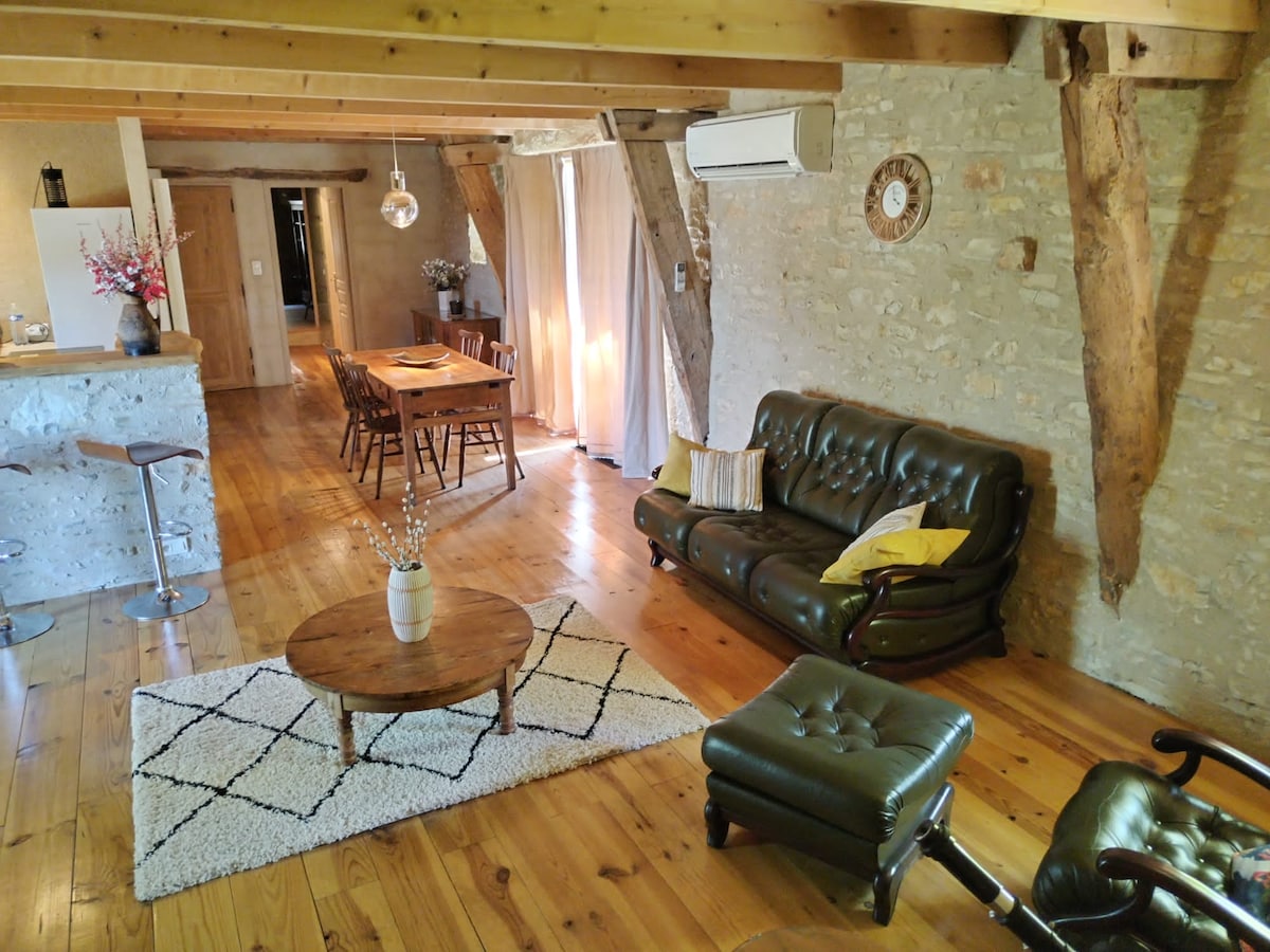 Top Airbnb: Charming Nature Lodge Le Repaire du Causse à Aveyron