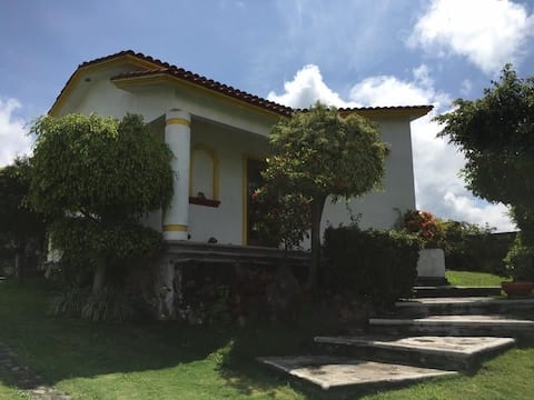 Popular Airbnb listing: A beautiful vacation home with a private pool in Tlayacapan