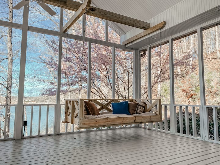 ★Swinging Beds★Lakeside View★Fast WiFi★Full Kitch★ Houses for Rent in