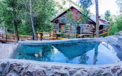 Holloway+Cabin+on+Creek+%26+Private+Hot-Springs