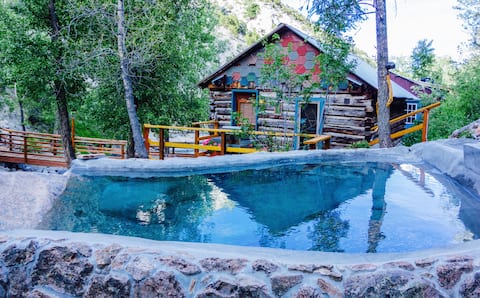 Holloway Cabin on Creek & Private Hot-Springs