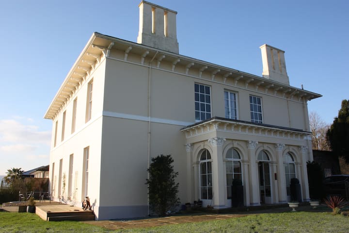 Thorndon House, Brunel Room