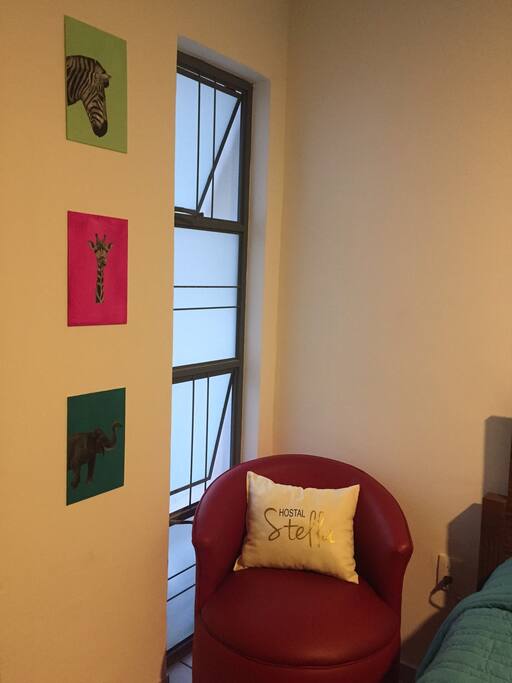 sofa dentro cuarto