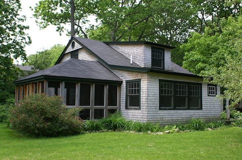 Charming Coastal Maine Cottage