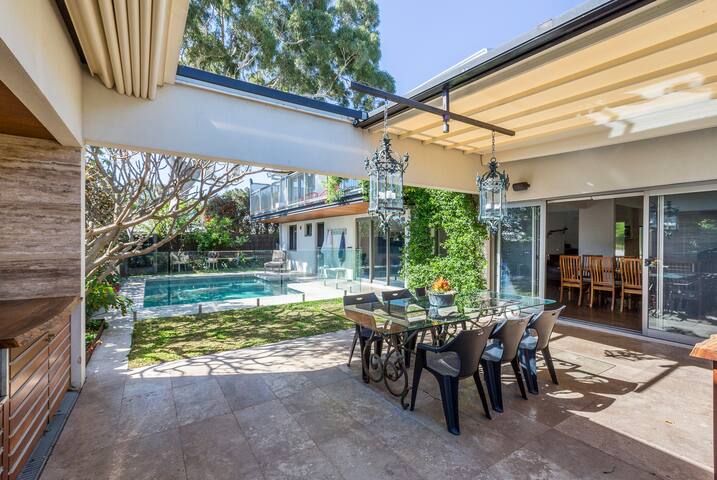 The Roy – Tranquil Summer Holiday Retreat gallery image 2