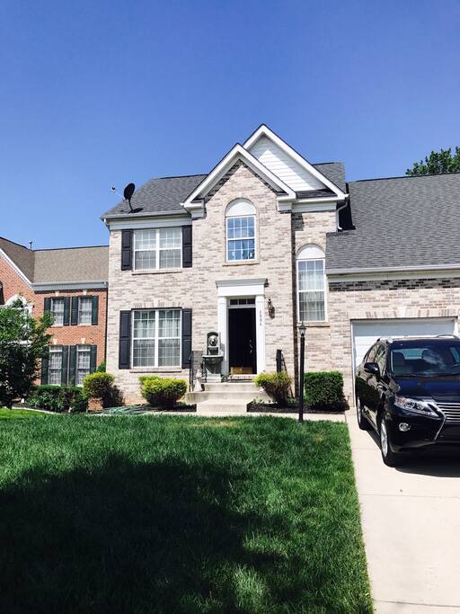 Beautiful clean home, quiet neighborhood ,15min from Dc