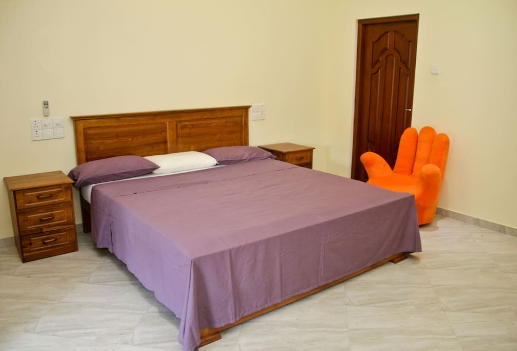 KING SIZE BED