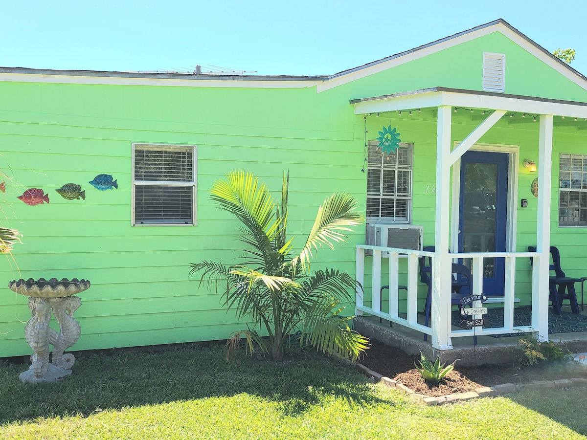 The Tipsy Turtle at Magnolia Beach! Port Lavaca, Texas Vacation