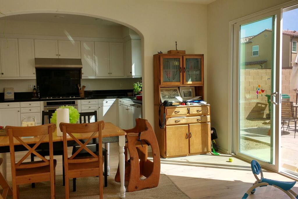 cosy and bright dining area