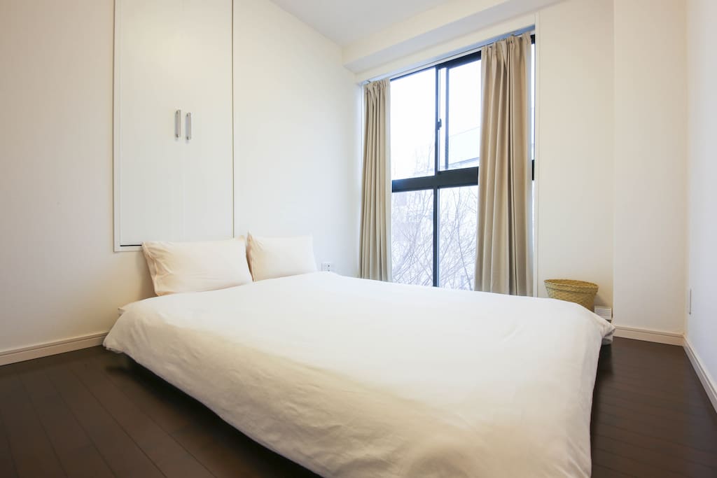 1Double bed
寝室にはダブルベッドが1つ