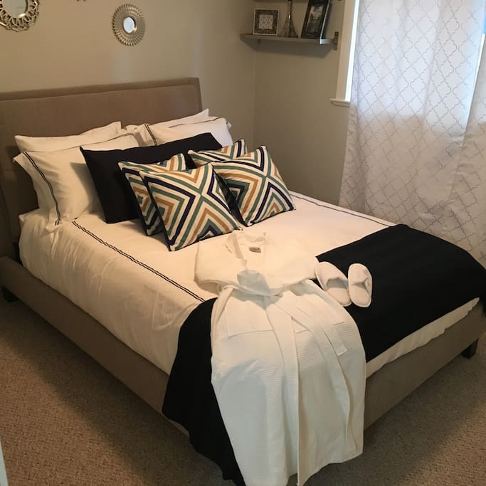 Brand new queen size diamond dust mattress with luxurious bedding