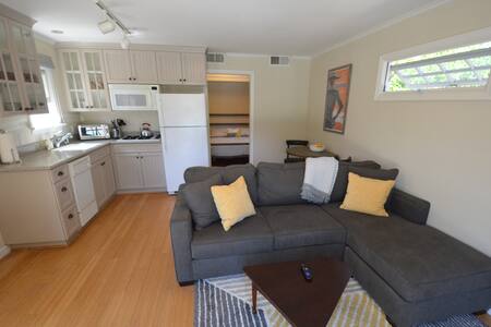 Hollywood Area Bungalow with Pool & Hot Tub