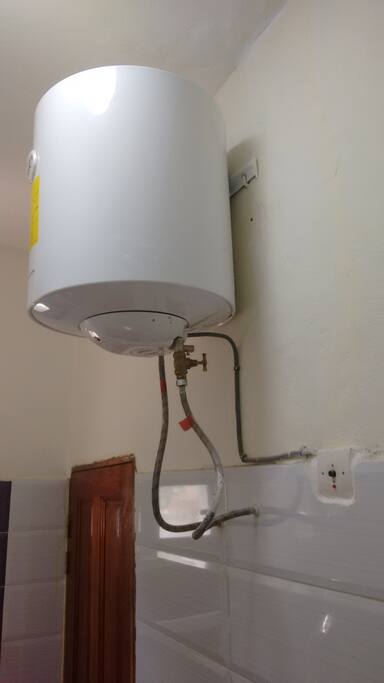 Chauffe eau salle de douche