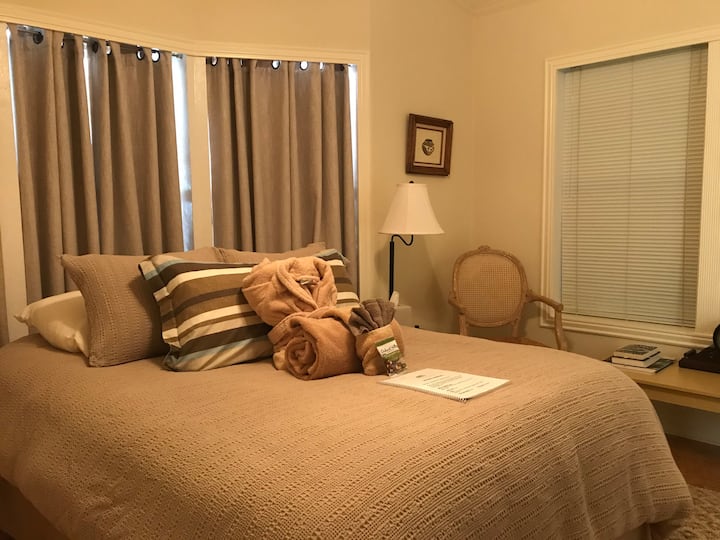 Спална соба со целосна големина