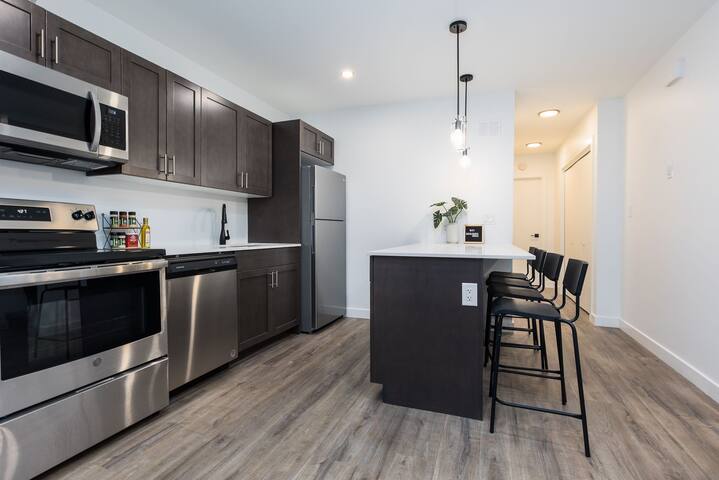 Brand new home near U of M gallery image 2