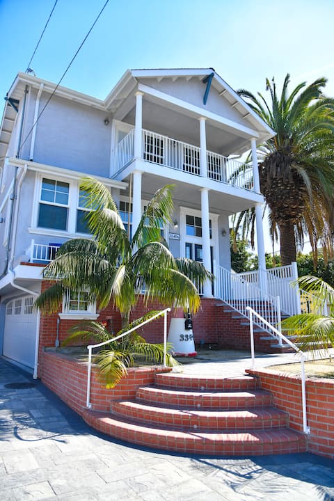 Fernside Getaway- Alameda Home with a View
