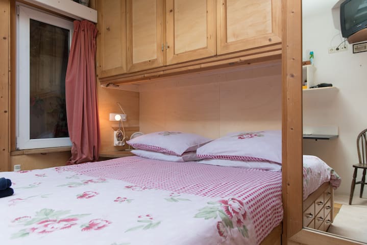 Little room close to City Centre