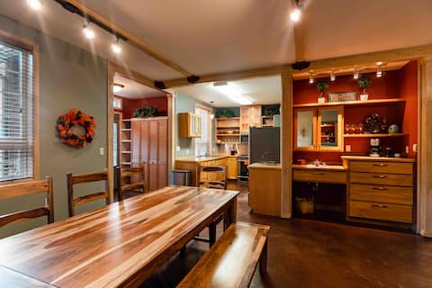 Gorgeous Kenai home nestled in the woods