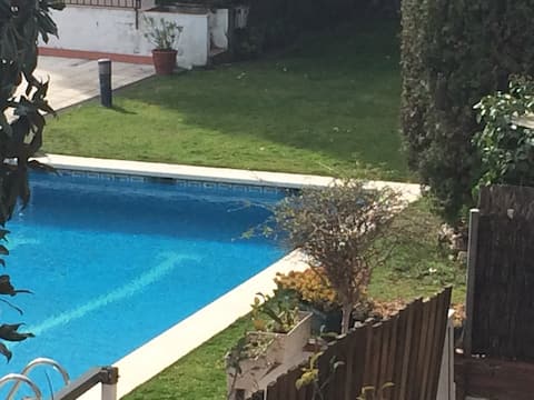 downtown ,Bedroom + bathroom, garden ,more than 32 days