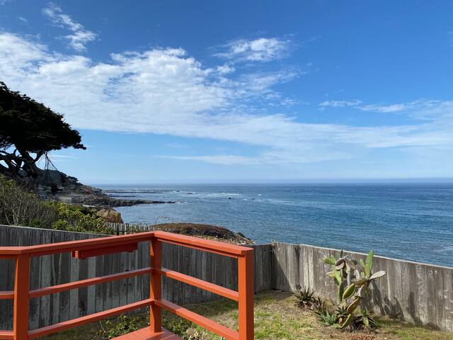 Oceanfront Oasis, Sunsets & Crashing Waves gallery image 2