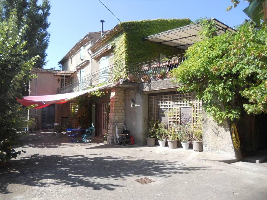 Le Moulin exterior view