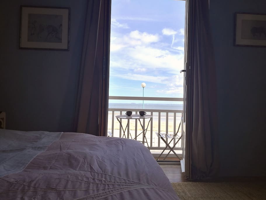 Chambre avec balcon vue sur mer