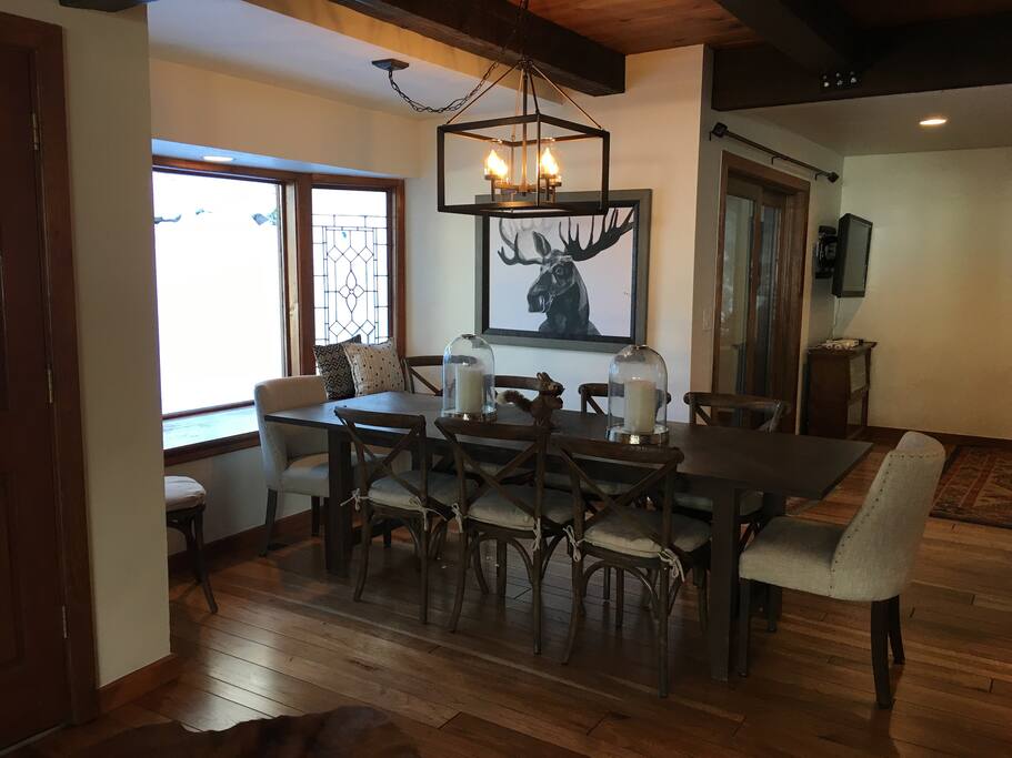 Dining Room - seats 8