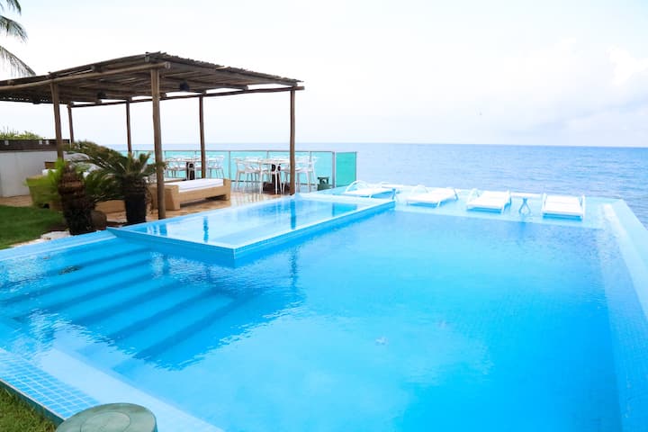 Spectacular beachfront house on Jacumã Beach